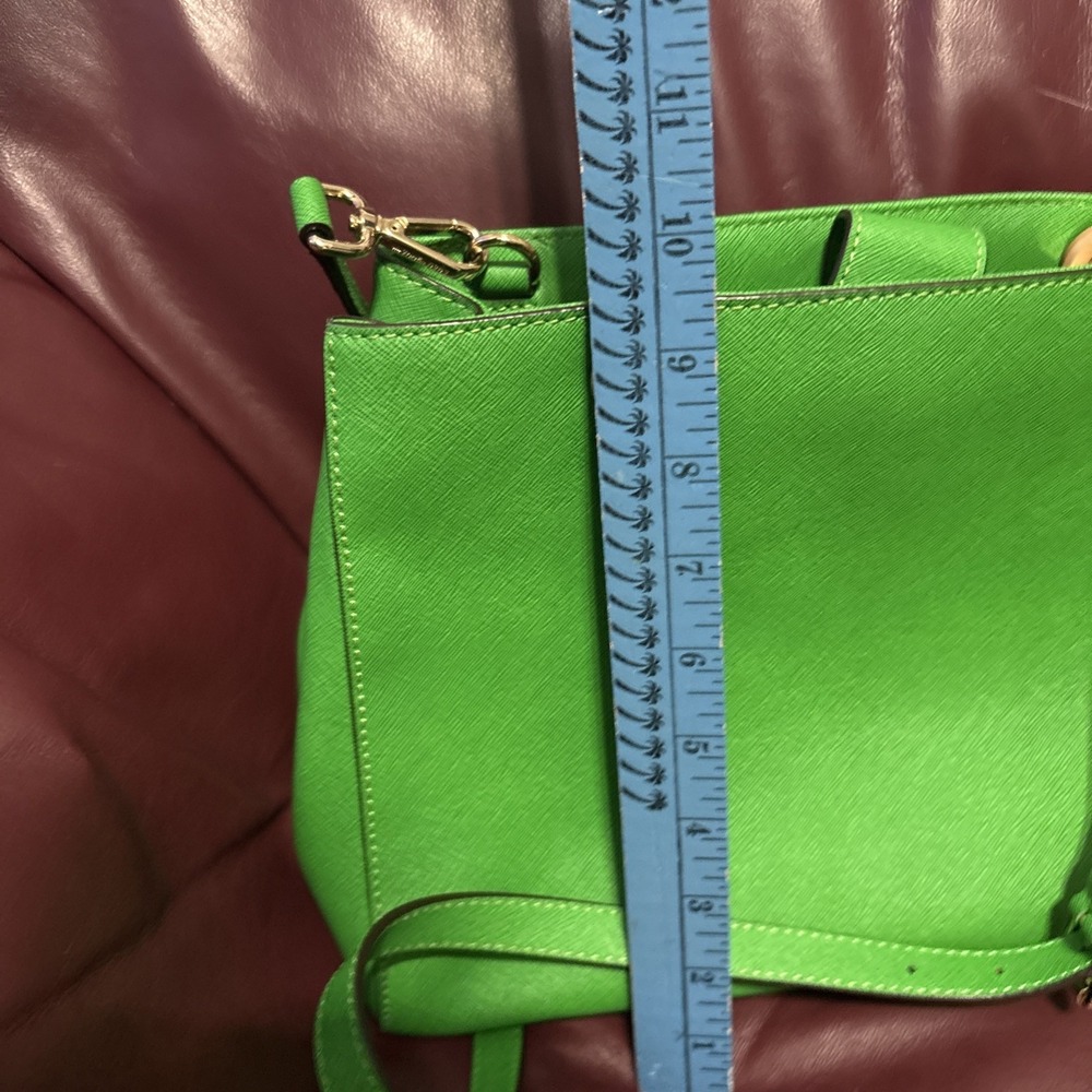 Michael Kors Bright Green Large Shoulder Crossbody Tote Bag w/ Brown Buttons‎ - Picture 9 of 10